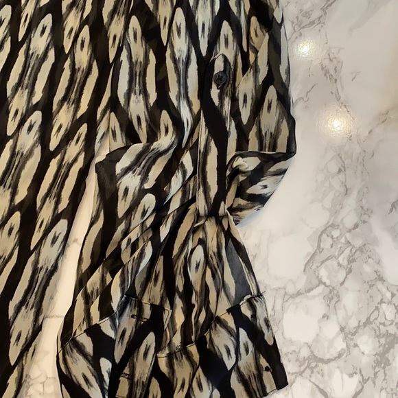 Guess Sheer Button Up - Picture 3 of 3